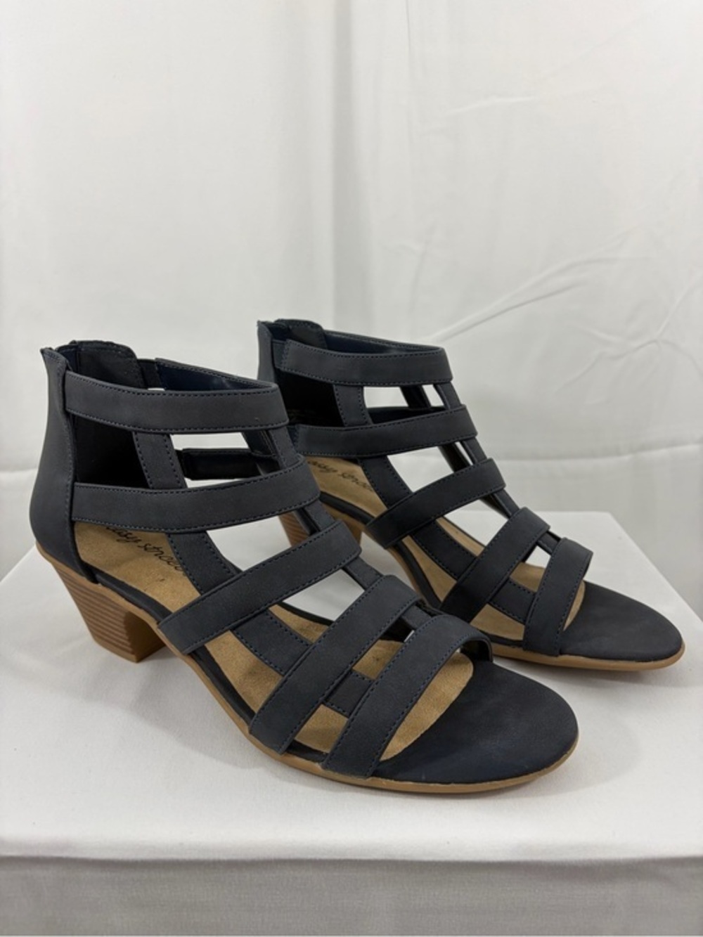 NWT Easy Street Women’s Size 10 Soft Black Strappy 2 Inch Block Heel Sandals